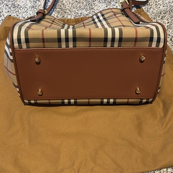 Burberry Beige Checkered Women's Bag - Picture 7 of 7